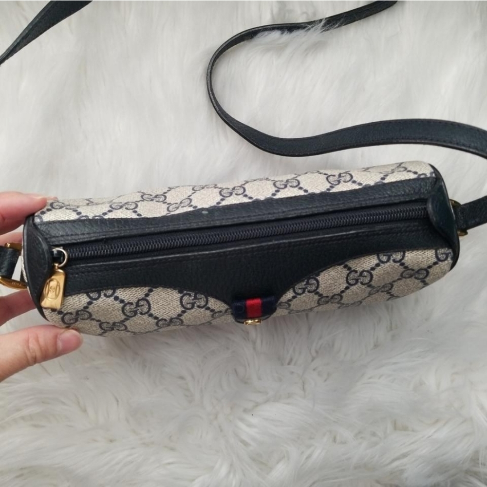 Authentic Vintage Gucci Crossbody Bag - Picture 11 of 12